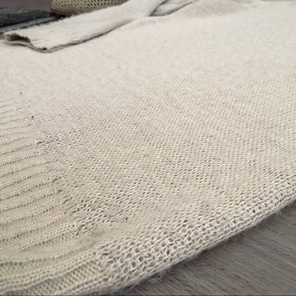 Geo Deer Sweater 🦌 - Picture 5 of 8